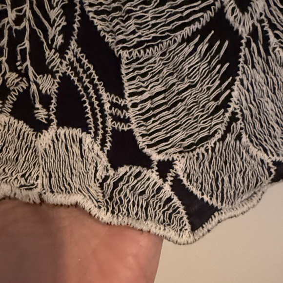 Black and White Floral Blouse - Picture 2 of 5